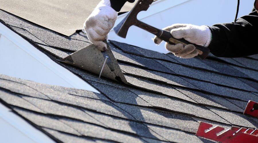 Professional gutter cleaning in New London, OH